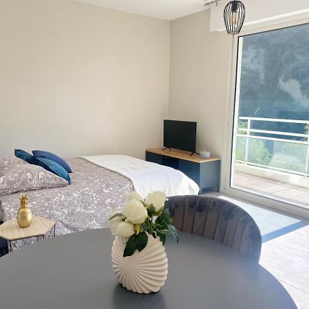 Villa Madeleine - Residence Services Seniors Ницца Экстерьер фото